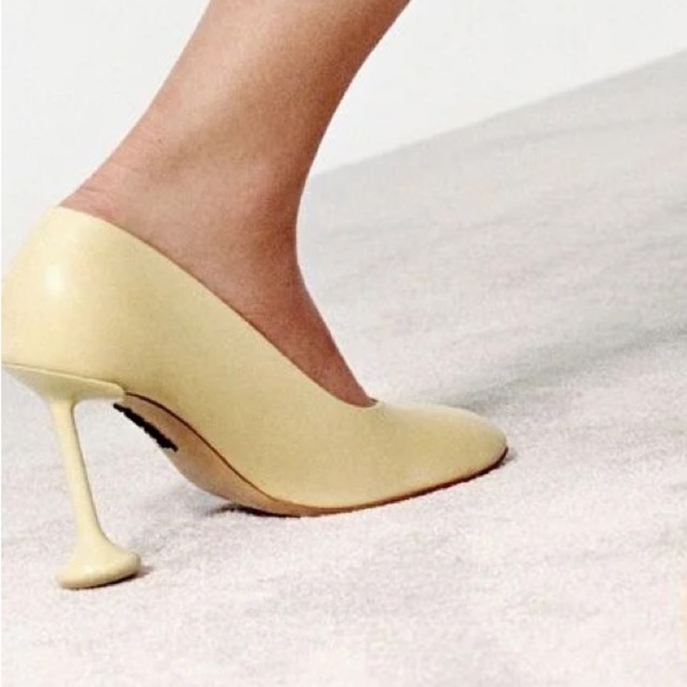 LOEWE
Toy leather pumps 40 NWT - Picture 7 of 10